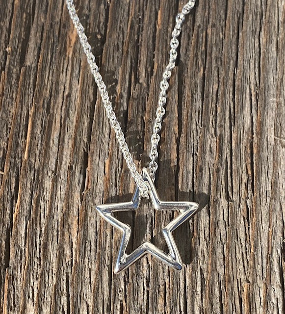 STAR NECKLACE